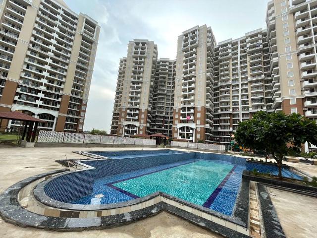 Resale | 3 BHK + Servant Room 2090 Sq.Ft. Apartment in Ambika Florence Park