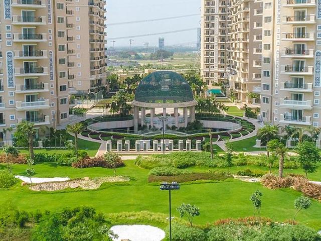 Resale | 3 BHK + Servant Room 2095 Sq.Ft. Apartment in Ace Golfshire