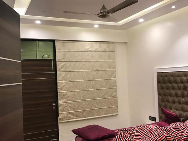 Resale | 3 BHK + Servant Room 2100 Sq.Ft. Apartment in M3M Skywalk