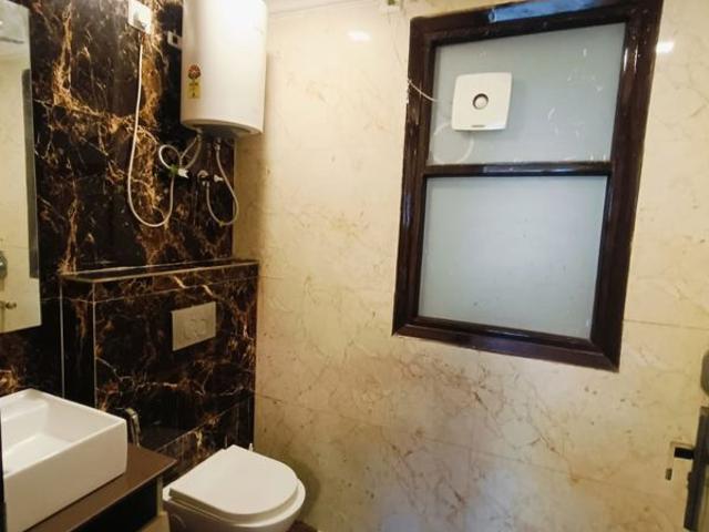 Resale | 3 BHK + Servant Room 2100 Sq.Ft. Apartment in Sector 48
