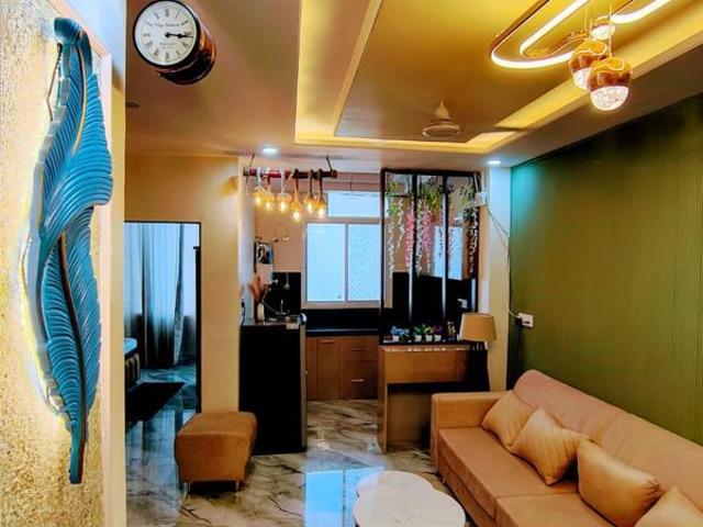 Resale | 3 BHK + Servant Room 2105 Sq.Ft. Apartment in Tashee Capital Gateway