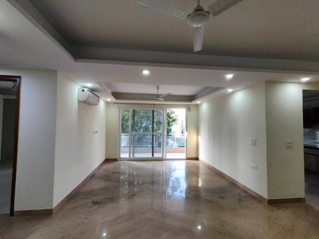 Resale | 3 BHK + Servant Room 2125 Sq.Ft. Apartment in Emaar The Palm Drive The Premier Terraces