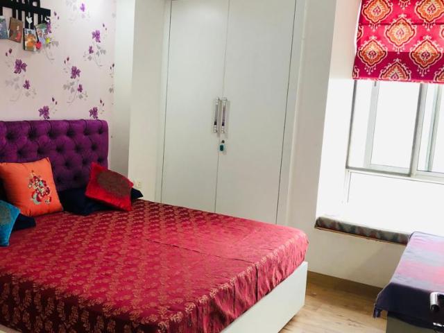 Resale | 3 BHK + Servant Room 2125 Sq.Ft. Apartment in Emaar The Palm Drive The Premier Terraces
