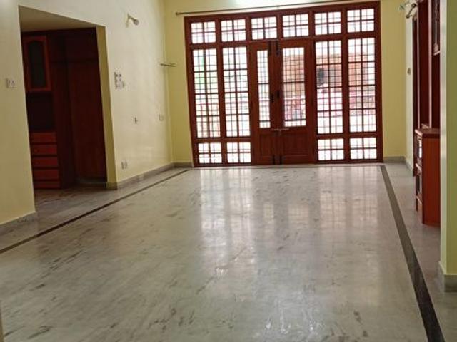 Resale | 3 BHK + Servant Room 2125 Sq.Ft. Apartment in SMR Vinay Acropolis