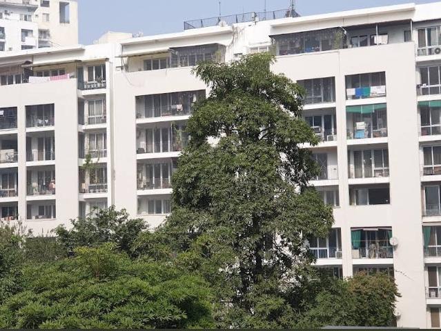 Resale | 3 BHK + Servant Room 2134 Sq.Ft. Apartment in Vatika City