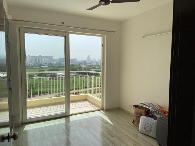 Resale | 3 BHK + Servant Room 2156 Sq.Ft. Apartment in Ireo The Grand Arch