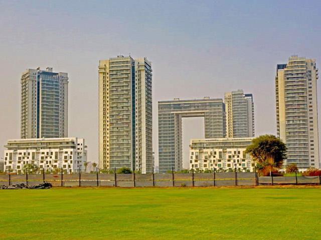 Resale | 3 BHK + Servant Room 2164 Sq.Ft. Apartment in Ireo The Grand Arch