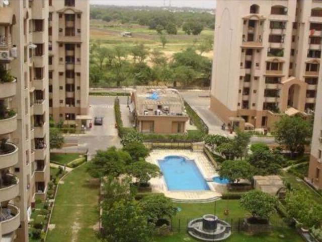 Resale | 3 BHK + Servant Room 2200 Sq.Ft. Apartment in Ambience Island Lagoon