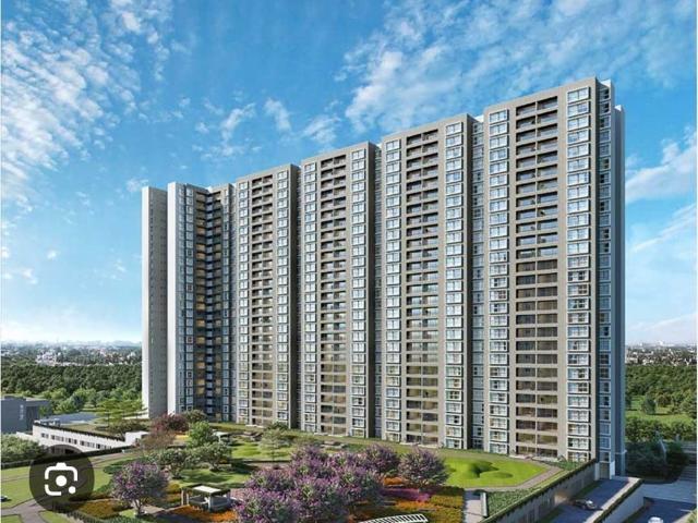 Resale | 3 BHK + Servant Room 2243 Sq.Ft. Apartment in Godrej Vrikshya