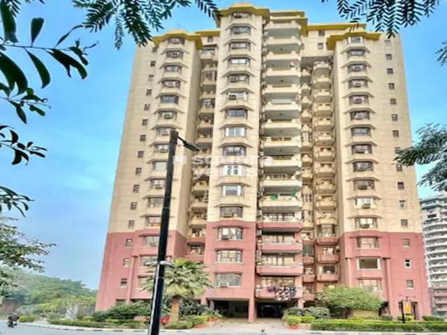 Resale | 3 BHK + Servant Room 2249 Sq.Ft. Apartment in Unitech Palms