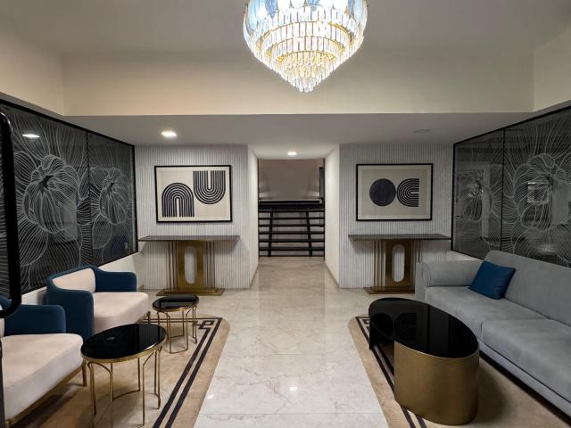 Resale | 3 BHK + Servant Room 2282 Sq.Ft. Apartment in DLF Park Place