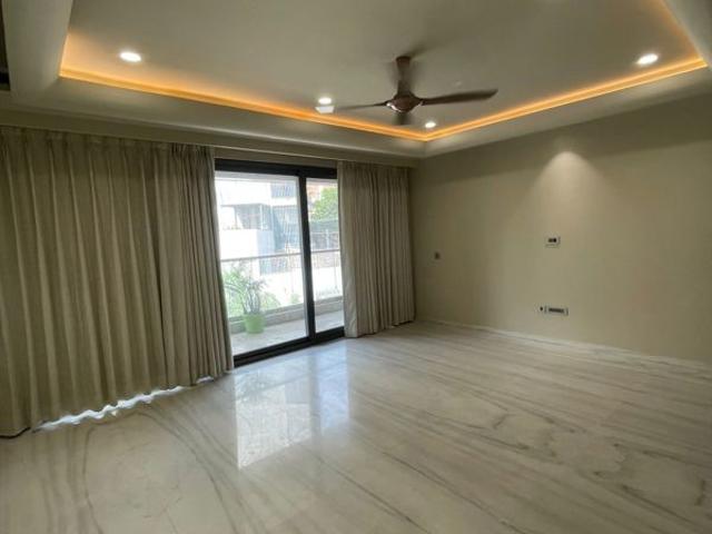 Resale | 3 BHK + Servant Room 2285 Sq.Ft. Apartment in Microtek Greenburg
