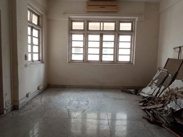 Resale | 3 BHK + Servant Room 2300 Sq.Ft. Apartment in Churchgate