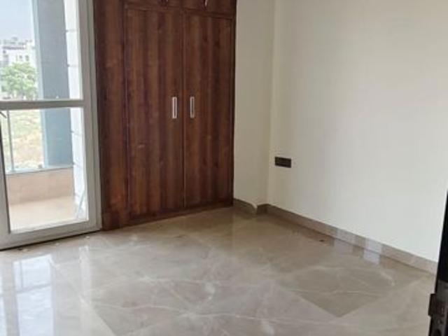 Resale | 3 BHK + Servant Room 2311 Sq.Ft. Apartment in Raheja Atlantis