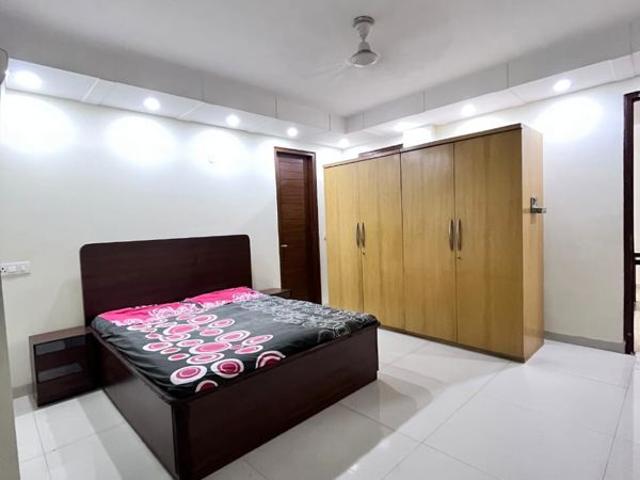 Resale | 3 BHK + Servant Room 2335 Sq.Ft. Apartment in Raheja Atlantis