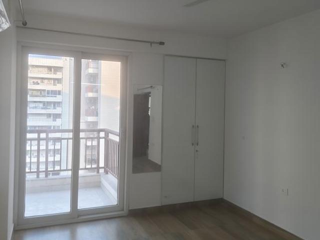 Resale | 3 BHK + Servant Room 2368 Sq.Ft. Apartment in Unitech Uniworld City