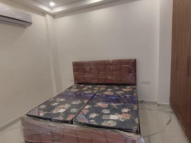 Resale | 3 BHK + Servant Room 2368 Sq.Ft. Apartment in Unitech Uniworld City