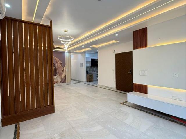 Resale | 3 BHK + Servant Room 3000 Sq.Ft. Apartment in Emaar The Palm Springs