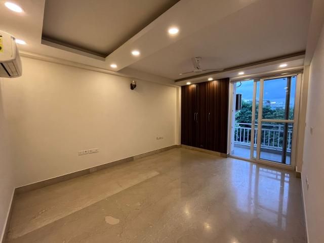 Resale | 3 BHK + Servant Room 3005 Sq.Ft. Apartment in M3M Golf Estate
