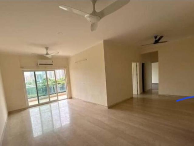 Resale | 3 BHK + Servant Room 3050 Sq.Ft. Apartment in Emaar The Palm Springs
