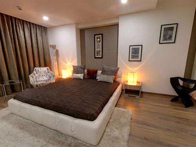Resale | 3 BHK + Servant Room 3050 Sq.Ft. Apartment in Vascon Windermere
