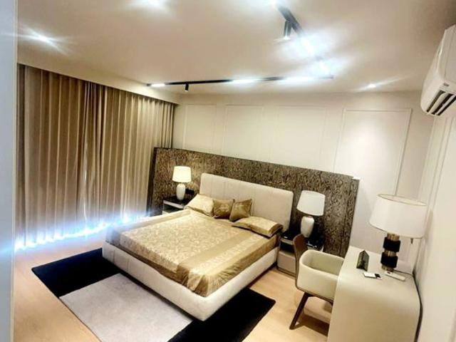 Resale | 3 BHK + Servant Room 3204 Sq.Ft. Apartment in Aerocity