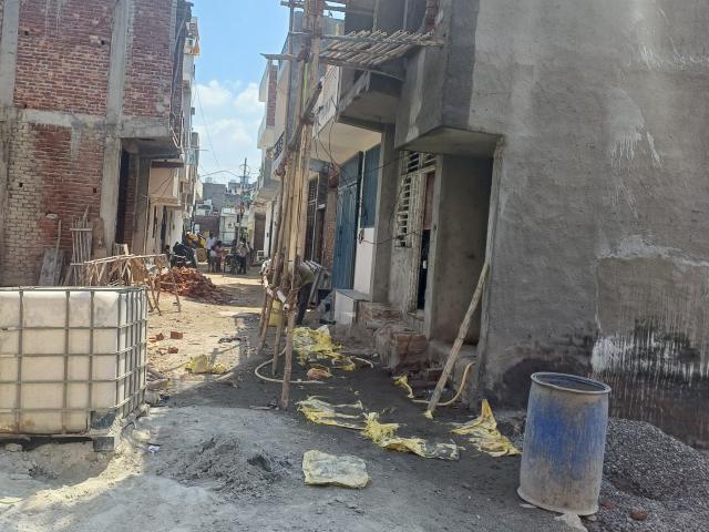 Resale | 3 BHK + Servant Room 50 Sq.Yd. Independent House in Palla