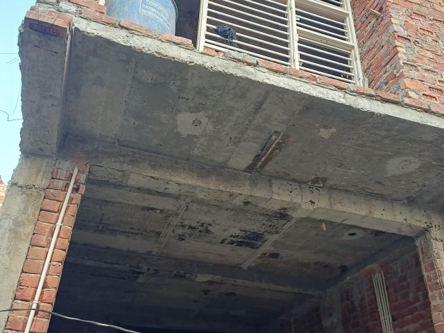 Resale | 3 BHK + Servant Room 50 Sq.Yd. Independent House in Palla