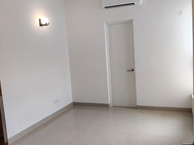 Resale | 3 BHK + Study Room 1310 Sq.Ft. Apartment in Emaar Emerald Estate