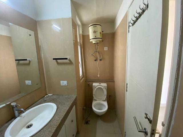 Resale | 3 BHK + Study Room 1310 Sq.Ft. Apartment in Emaar Emerald Estate