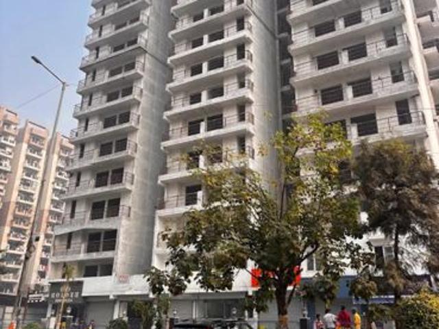 Resale | 3 BHK + Study Room 1345 Sq.Ft. Apartment in Meenal Balmukund Residency
