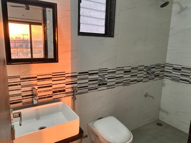 Resale | 3 BHK + Study Room 1350 Sq.Ft. Apartment in Kohinoor Sapphire 3
