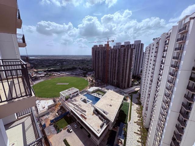 Resale | 3 BHK + Study Room 1404 Sq.Ft. Apartment in Eldeco Live By The Greens