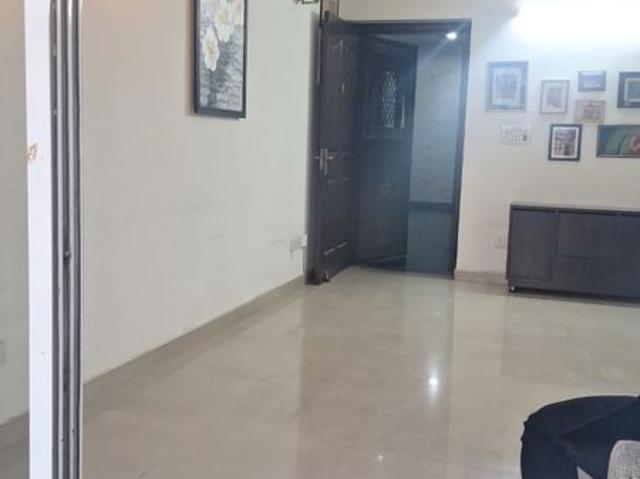 Resale | 3 BHK + Study Room 1400 Sq.Ft. Apartment in Mayur Vihar 1