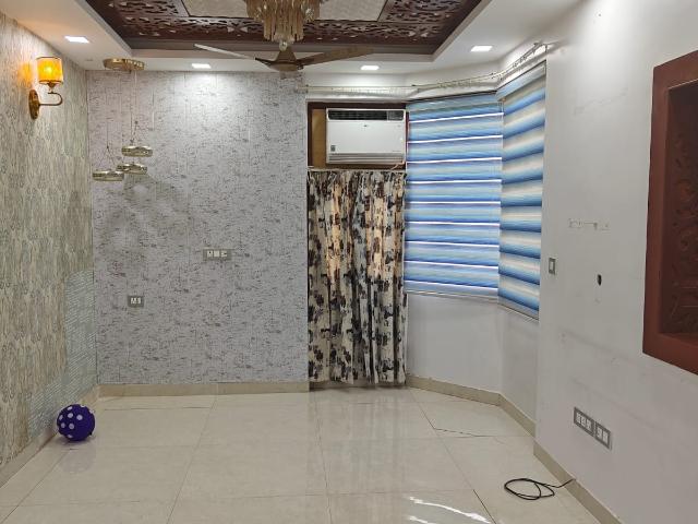 Resale | 3 BHK + Study Room 1400 Sq.Ft. Apartment in Sector 4 Dwarka