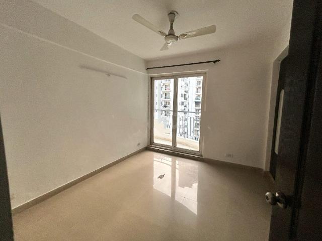 Resale | 3 BHK + Study Room 1550 Sq.Ft. Apartment in JM Aroma