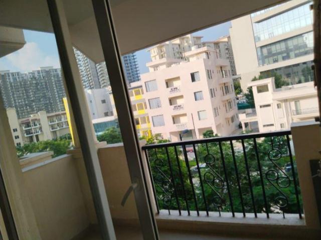 Resale | 3 BHK + Study Room 1600 Sq.Ft. Apartment in Emaar Emerald Floors Premier