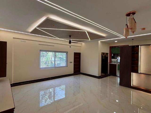 Resale | 3 BHK + Study Room 1600 Sq.Ft. Apartment in Prestige Sunrise Park