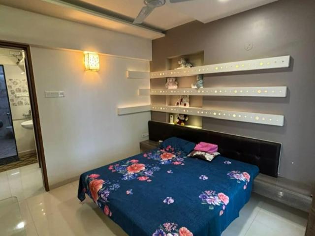 Resale | 3 BHK + Study Room 1620 Sq.Ft. Apartment in Sudhir Mandke Armaan