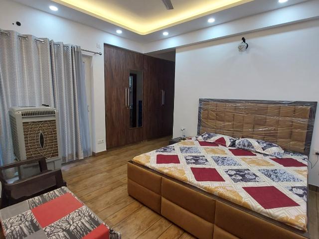 Resale | 3 BHK + Study Room 1695 Sq.Ft. Apartment in Gulshan Ikebana