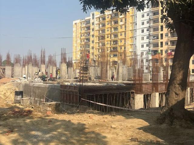 Resale | 3 BHK + Study Room 1777 Sq.Ft. Apartment in Vrinda Van Colony