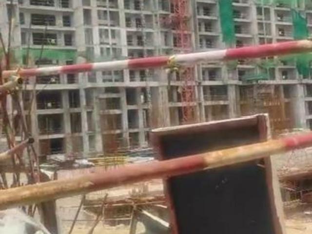 Resale | 3 BHK + Study Room 1800 Sq.Ft. Apartment in Godrej Jardinia