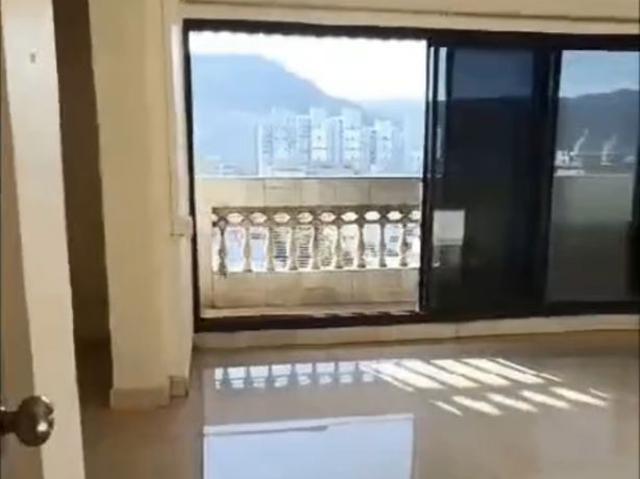 Resale | 3 BHK + Study Room 1850 Sq.Ft. Apartment in Nilgiri Tower
