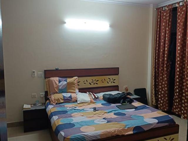 Resale | 3 BHK + Study Room 1860 Sq.Ft. Apartment in Mahagun Mansion I and II