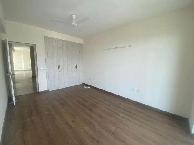 Resale | 3 BHK + Study Room 2000 Sq.Ft. Apartment in Emaar Imperial Gardens