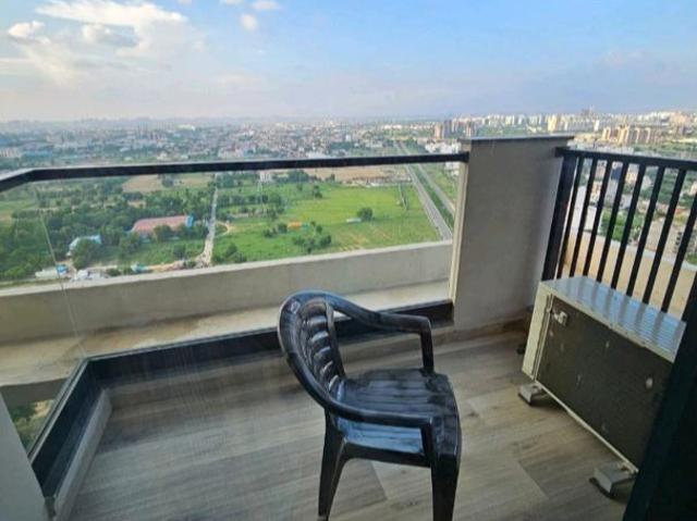 Resale | 3 BHK + Study Room 2074 Sq.Ft. Apartment in M3M Skywalk