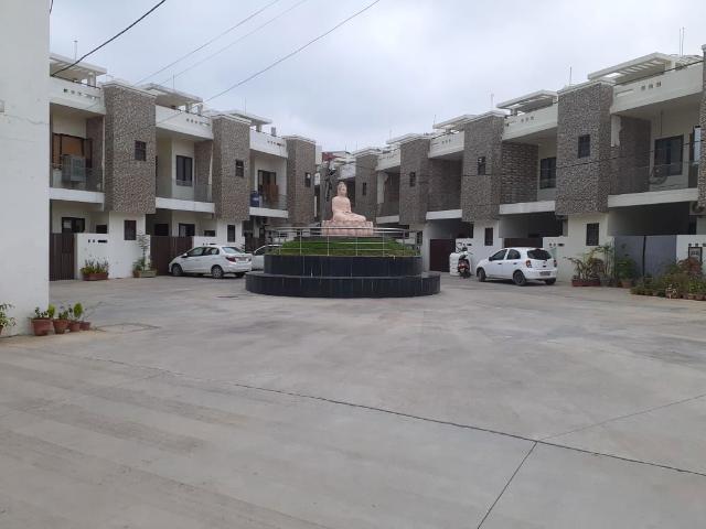Resale | 3 BHK + Study Room 2100 Sq.Ft. Villa in Bijnor Road