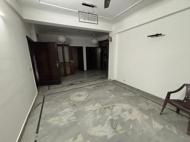 Resale | 3 BHK + Study Room 2150 Sq.Ft. Apartment in Pareena Express Heights