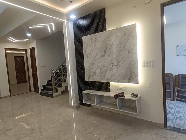 Resale | 3 BHK + Study Room 2350 Sq.Ft. Villa in North Enclave City