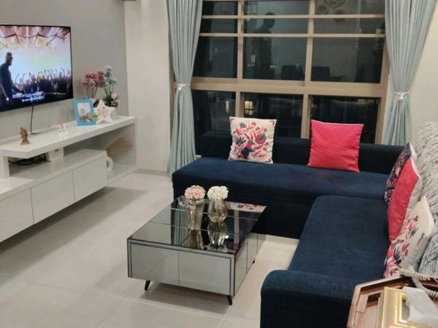 Resale | 3 BHK + Store Room 1200 Sq.Ft. Apartment in Dynamix Luma